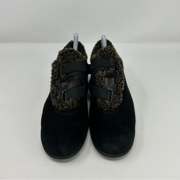 Stuart Weitzman Women's Leanto Black Suede Slip-On Fur Trim Flats Size 9 - Picture 6 of 16